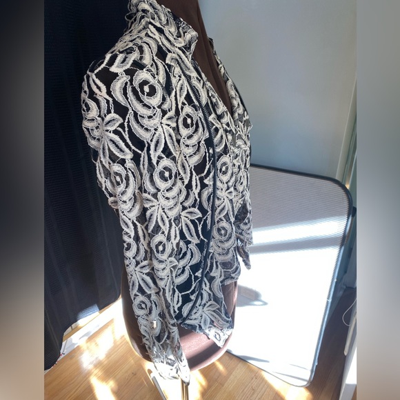 I.N.C. International Concepts, Heavy lace unlined jacket size small - Picture 4 of 11